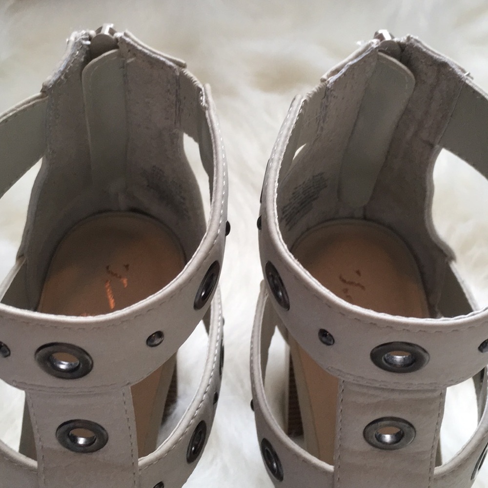 Simply Vera Vera Wang Gladiator Style Heel - Picture 8 of 13